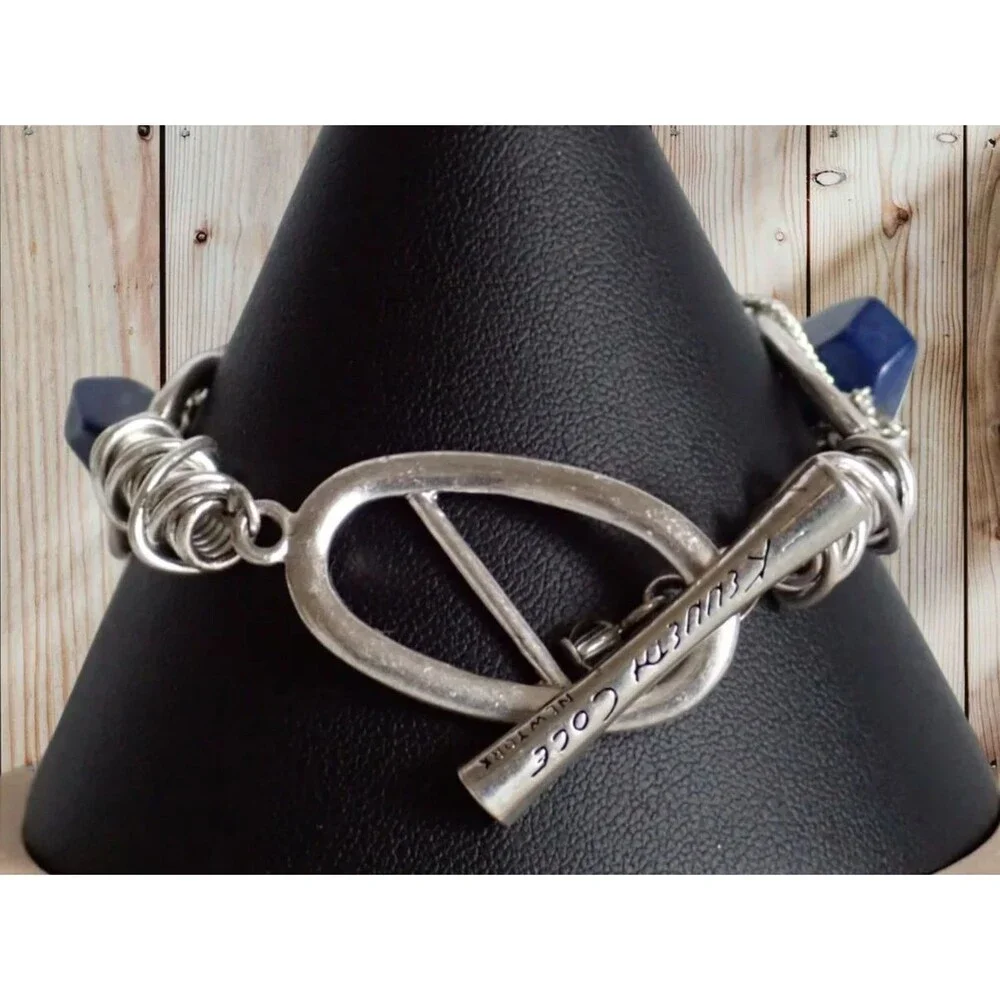 Kenneth Cole Blue Stone Chunky Silver Tone Chain Link Wire Wrap Toggle Bracelet